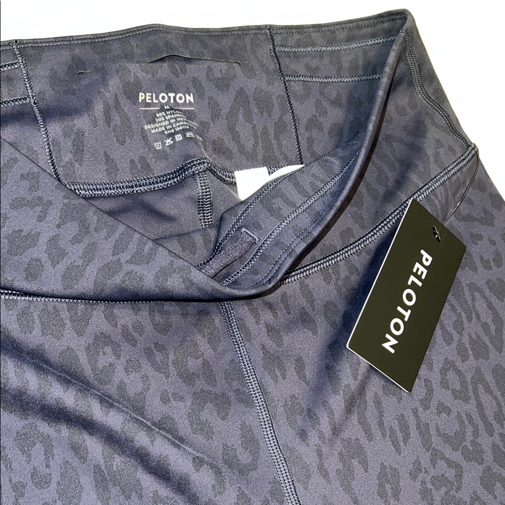 peloton move mission high rise cheetah legging navy, 25” Size M NWT